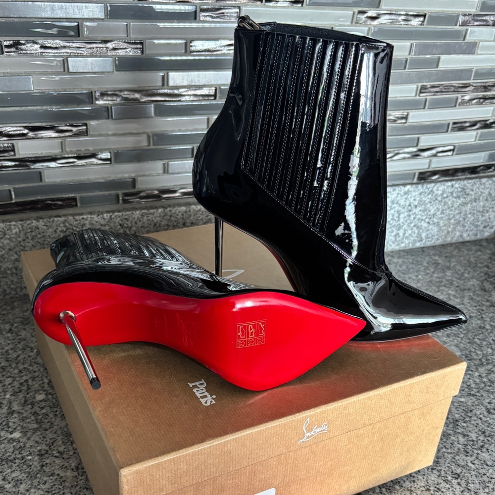 Christian Louboutin Epic Boot 100 Black Patent Leather Ankle Boots - Picture 4 of 4